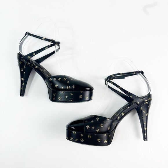 CHANEL 2023 All Over Interlocking CC Logo Black Heels Size 38 Platform Cap Toe - Picture 6 of 16